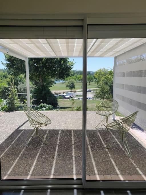 Grande Maison Avec Vue Sur Le Lac Saramon エクステリア 写真