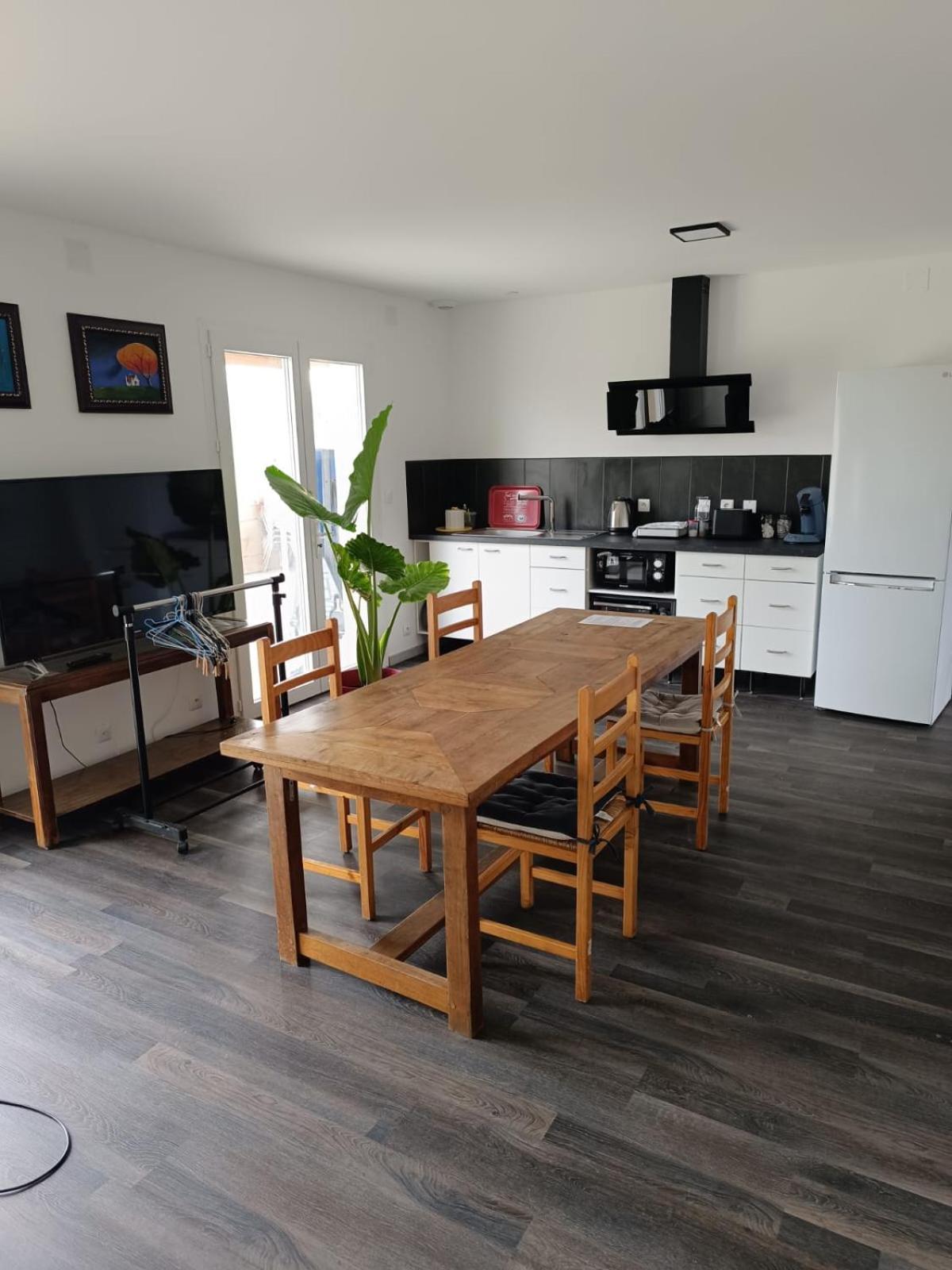Grande Maison Avec Vue Sur Le Lac Saramon エクステリア 写真